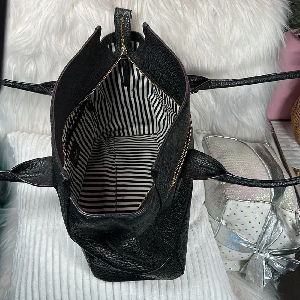 KATE SPADE NEW YORK designer iconic large pebbled leather bag gorgeous like new
